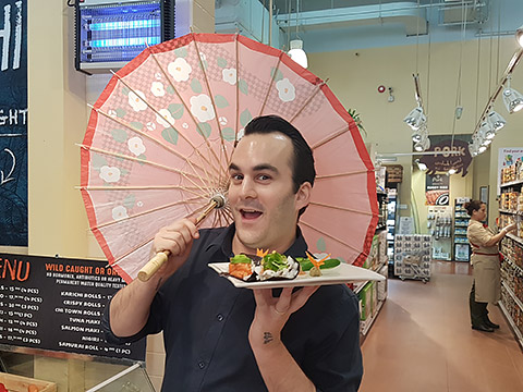 Café-Manager Max mit Sushis