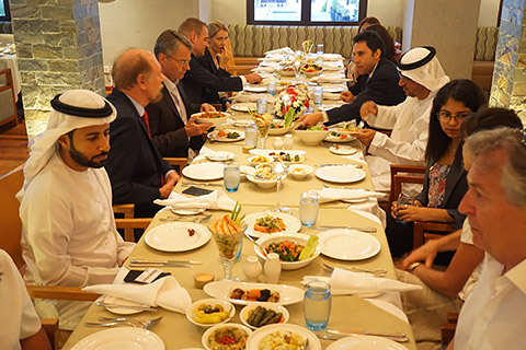 Lange Iftar-Tafel