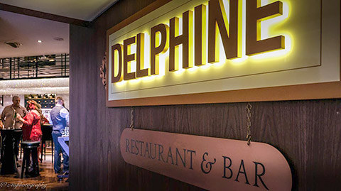 Delphine Bar