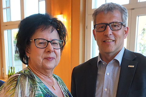 Ursula Rimmele-Konzelmann mit Bürgermeister Scherer