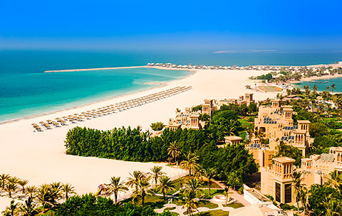 Das Hilton Al Hamra Beach von oben