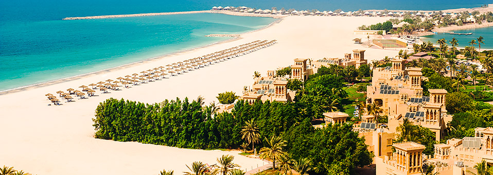Das Hilton Al Hamra Beach & Golf Resort