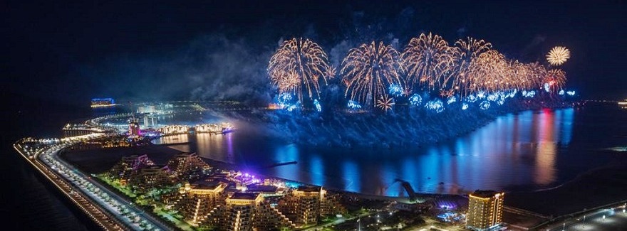 Hoffnung und Zuversicht beim Feuerwerk in Ras Al Khaimah