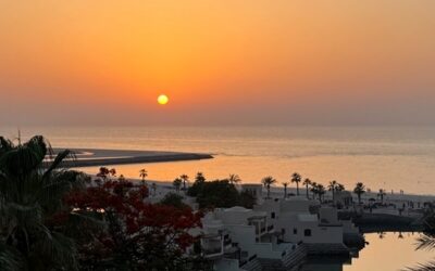 Das Cove Rotana im Oktober